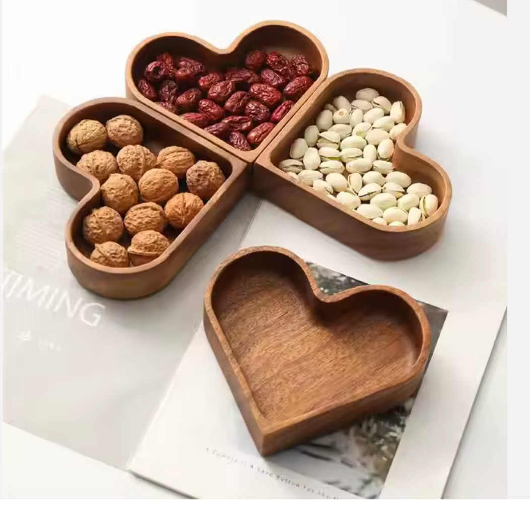 Pack 4 Bandejas de Madera Corazón.