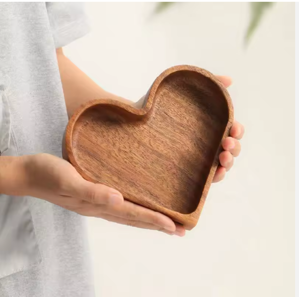 Pack 4 Bandejas de Madera Corazón.