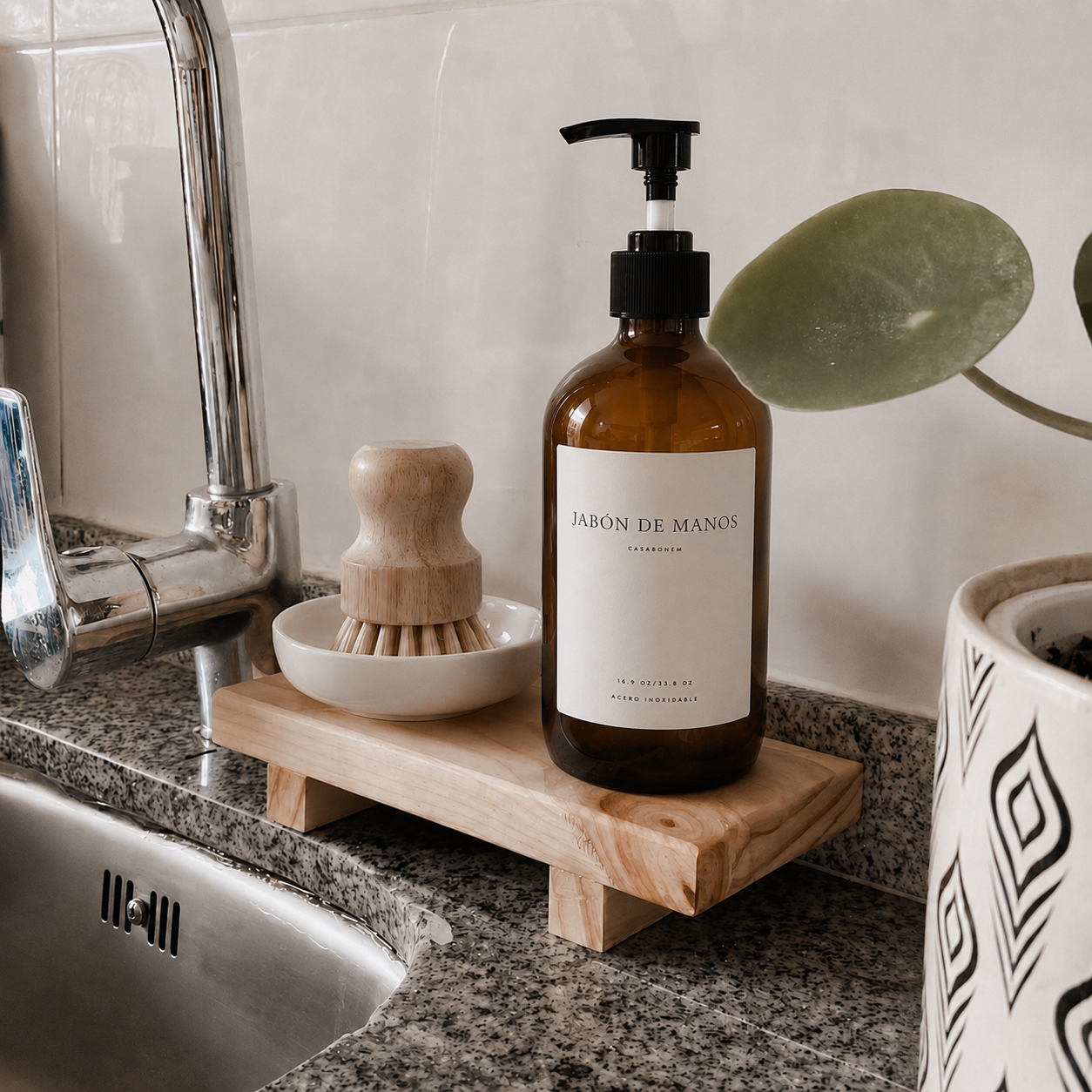 Dispensador de Vidrio Ámbar 500ml- Plástico Negro-Etiquetas Clásicas