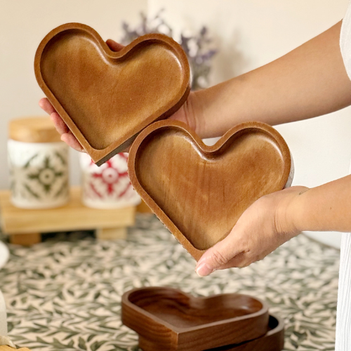 Pack 4 Bandejas de Madera Corazón.