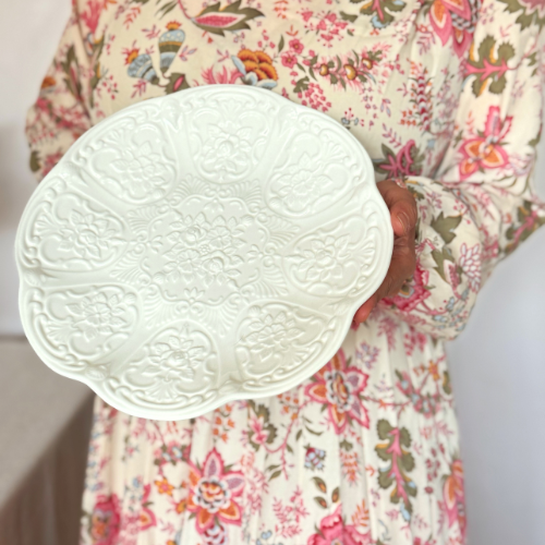 Pedestal de Cerámica con Relieve Floral  Paris.