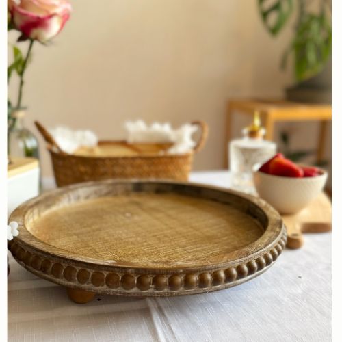 Bandeja Circular de Madera Tallada con Patas de Bolas