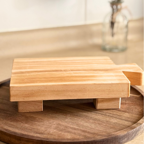 Pedestal de Madera Tabla con Patas.